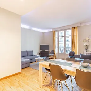 https://appartement-place-du-trocadero.fr-paris.fr
